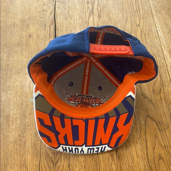 VINTAGE Adidas New York Knicks BASKETBALL HAT - Picture 1 of 5